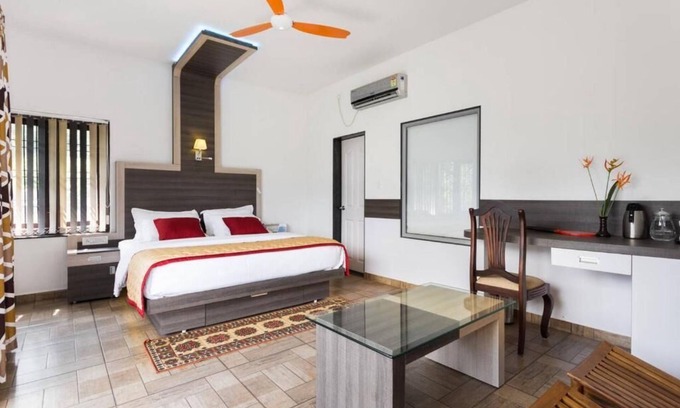 Devikolam Casa | Homestay with Serine Views, Pool, and delicious local food.
