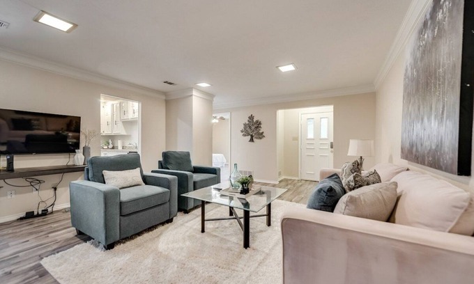 Plano Casa | Homestead Haven: 3-Bedroom Country Hideaway