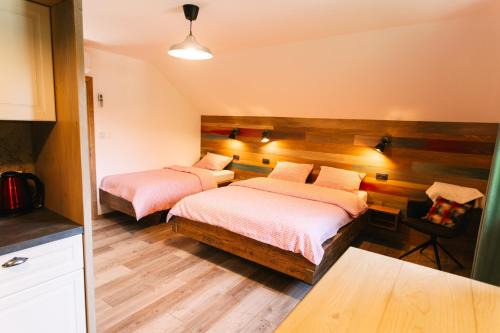 Kostel Apartamento | Homestead Lukec Studio Apartments - Archery, BBQ, Escape Room, Kayaking