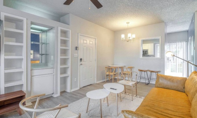 Milwood Apartamento | Homey 2BD Apt | Austin Texas
