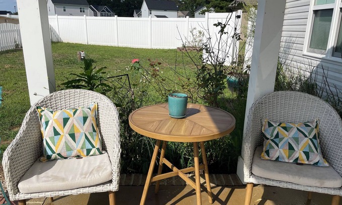 Selma Casa | Homey 4BD Huge Backyard in Quiet Neighborhood
