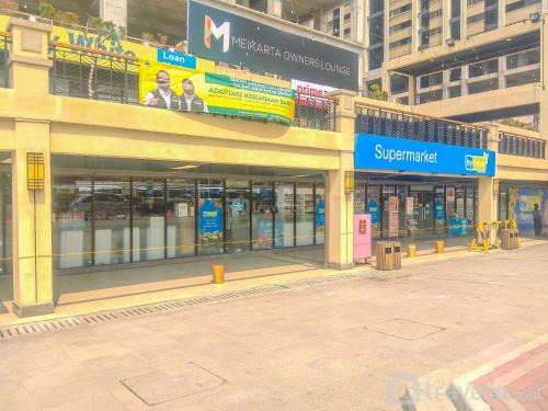 Cikarang Apartamento | Homey and Enjoy 2BR at Meikarta Apartment By Travelio