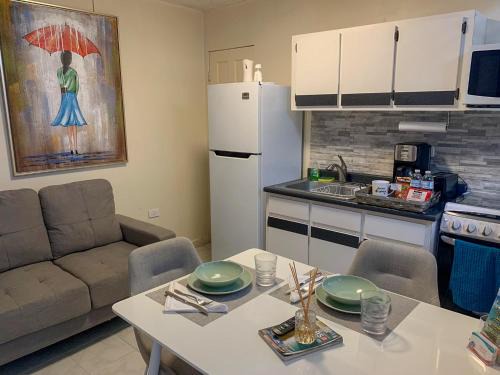Bucana Apartamento | Homey Escape with Patio Access and FREE laundry