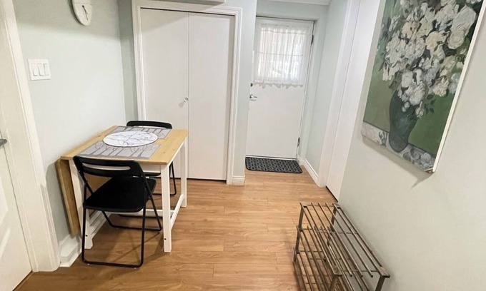 Arbutus Ridge Casa | Homey room located at Arbutus, Vancouver West. Quiet and comfortable .