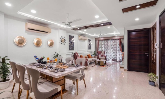 Saket Apartamento | Homlee-Pentagon 3 BHK luxurious-Lift-Parking-Saket