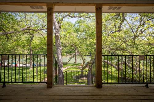 New Braunfels Casa | Hondo's River Haus RR 1300