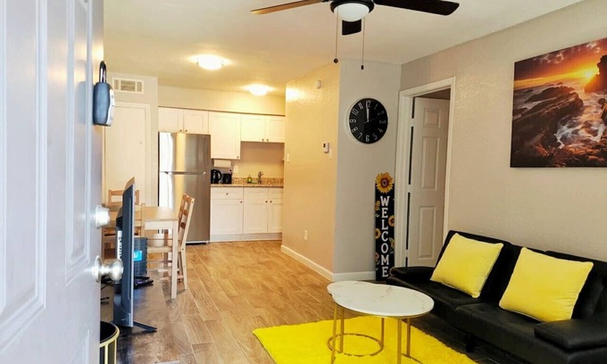 Greater Heights Apartamento | Honey 1 Bed 1 Bath near Downtown & Houston Heights
