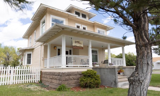 Monte Vista Casa | Honey Bee Manor in Monte Vista