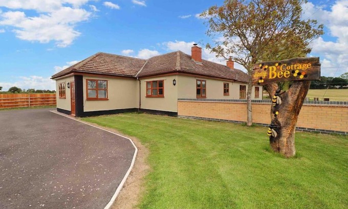 Horncastle Casa | Honeybee Cottage