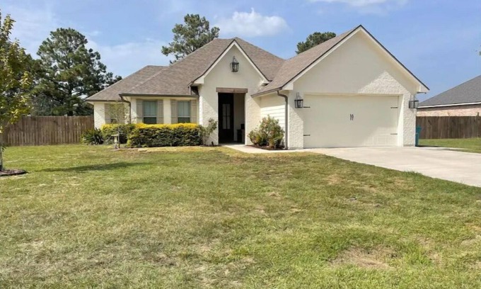 Cade Casa | Honeycomb Saint Martinville