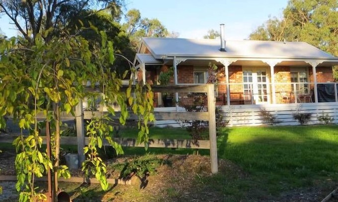 Yellingbo Cama Y Desayuno | Honeyeater Cottage Bed and Breakfast