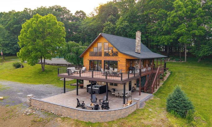 Mattawana Cabina | Honeygrove Hideaway. Your next Elite Vacation!