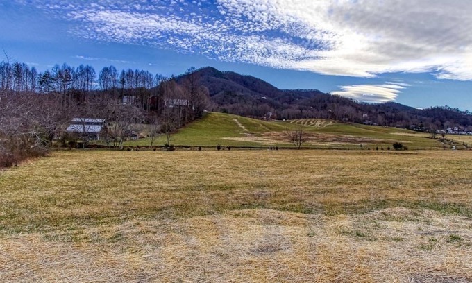 Wears Valley Cabaña | Honeymoon home | Hot tub | Spectacular view | Fplc