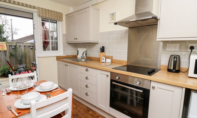 Crossgates Cabaña | Honeysuckle Cottage
