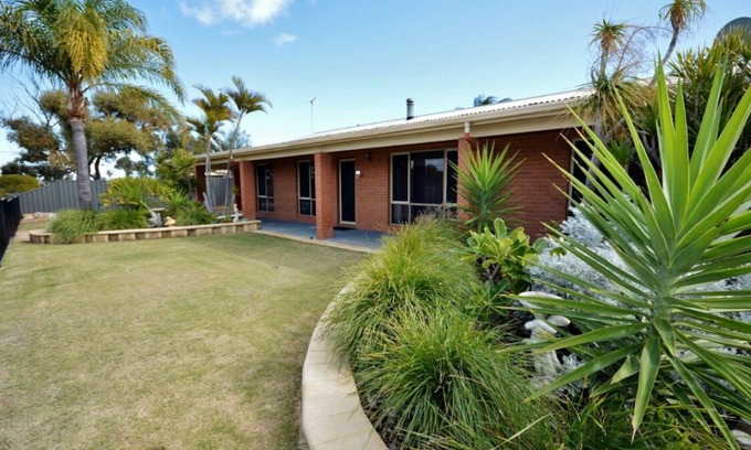 Kalbarri Casa | Hook, Wine and Sinker