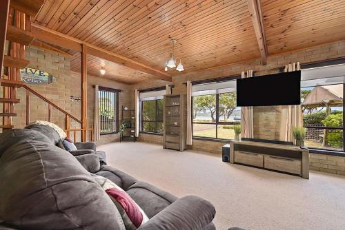 Stieglitz Casa | Hook Wine & Sinker Retreat