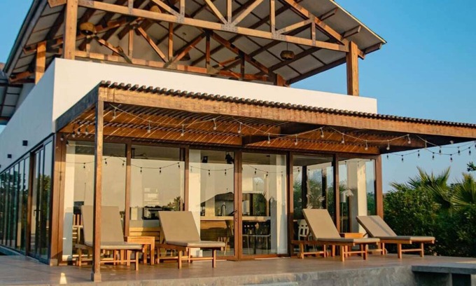 Ica Villa | HOP BALI exclusiva laguna y playa en Chincha