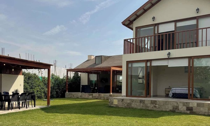 Ica Casa | HOP OASIS hermosa casa de playa y lago