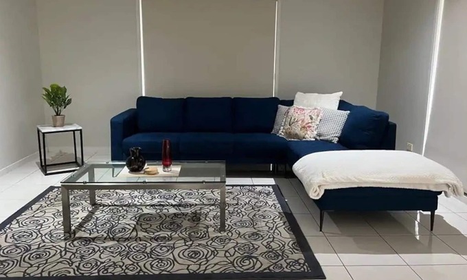 Biggera Waters Casa | Hop, Skip An Jump 2 Harbour Town