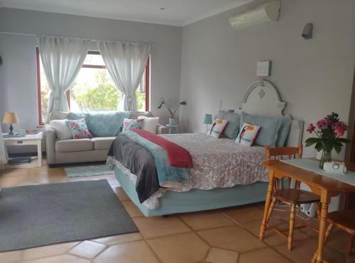 Knysna Casa | Hope Cottage- No smoking allowed on property