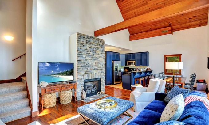 Townville Casa | Hopkins Rd