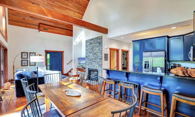 Townville Casa | Hopkins Road Chalet on Hartwell