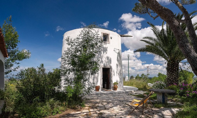 Mafra Chalet De Esquí | Hopstays - Ericeira Windmill