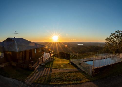 Bald Knob Casa | Horizon View House