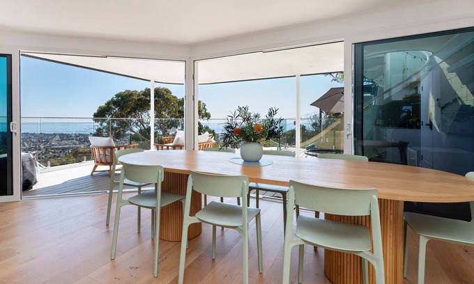 Rosebud Casa | Horizons on Hove with Heated Spa