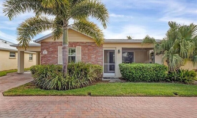 Siesta Key Villa | Horizons West Villa B-3 - Steps from Beautiful Crescent Beach White Sand!