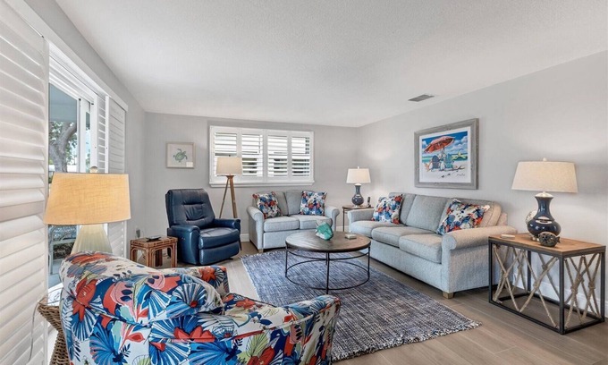Siesta Key Villa | Horizons West Villa F-9 - Lovey view of the Intracoastal