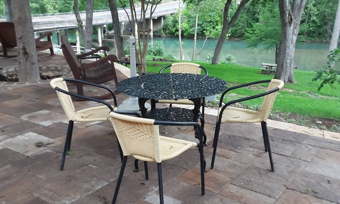 Canyon Lake Cabina | Horseshoe Riverside Lodge
