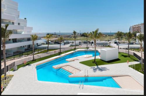 Torre del Mar Apartamento | Horus Beach Paradise- Piscina y Gran Terraza con Jardín