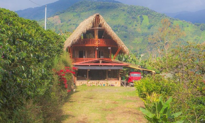 Jardin Casa | hospedaje rural finca cafetera La Maloka