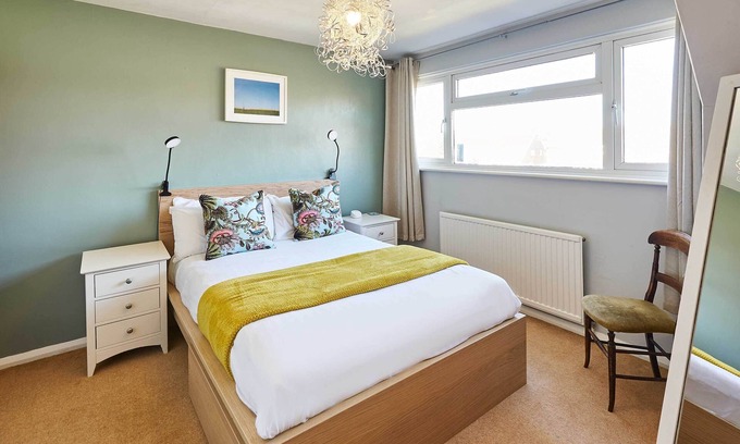 Seaford Casa | Host & Stay | Bodiam Close