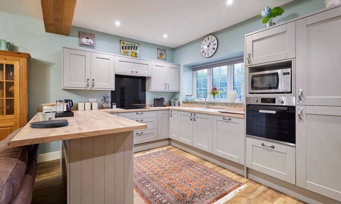 Edmondsley Casa | Host & Stay | Butterfly Cottage