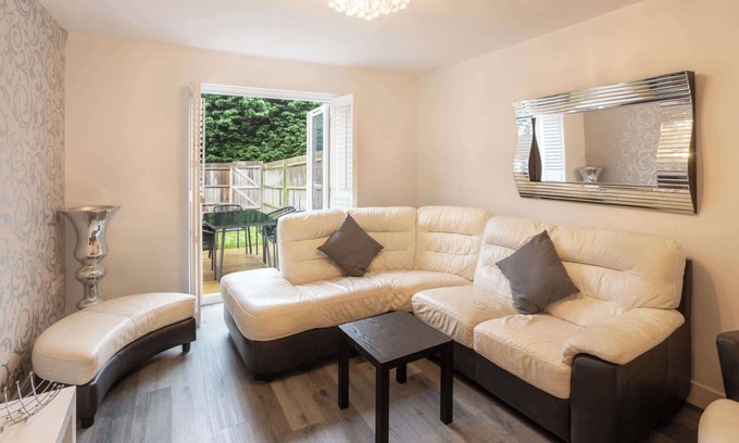 Wolverhampton Casa | Host & Stay | Coventry Street