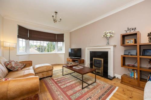Woodingdean Casa | Host & Stay - Downs Valley House