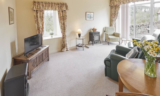 Scawton Casa | Host & Stay | Form Cottage