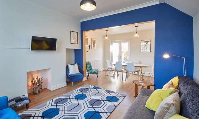 Loftus Casa | Host & Stay | Artist House