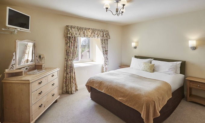 Scawton Casa | Host & Stay | Granary Cottage