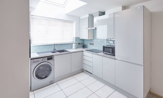 Skinningrove Casa | Host & Stay | Painter's Rest