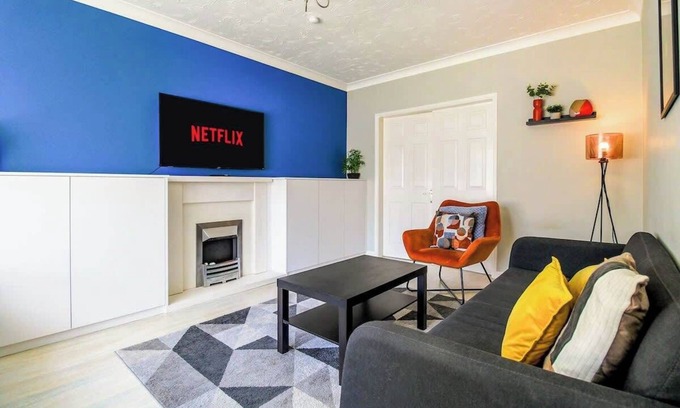 Bletchley Casa | Host & Stay | Wiltshire Way
