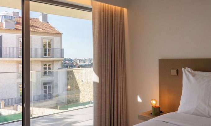 Santa Marinha Casa | Host Wise - 5 Fervença Boutique Palace Flats