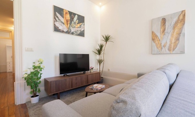 Cedofeita Apartamento | Host Wise - Modern Comfy Flat