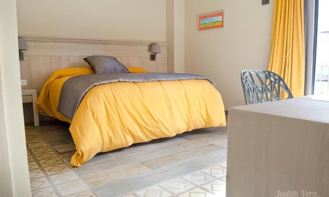 Gironella Casa | Hostal 1888