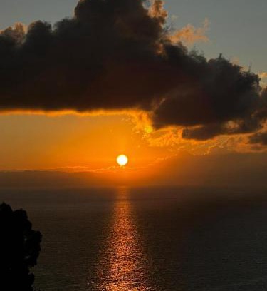 Yumani Hotel | Hostal Amanecer