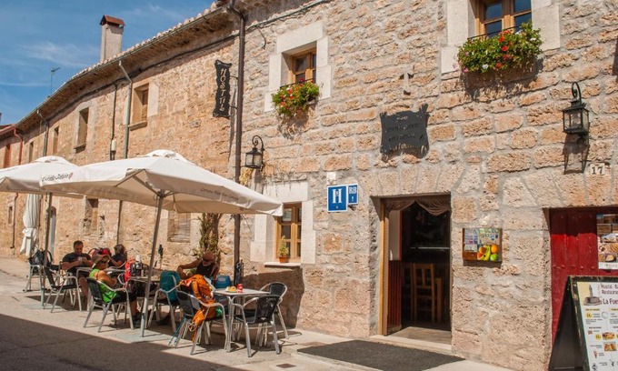 Rabe de las Calzadas Casa | Hostal-Bar Restaurante "La Fuente"