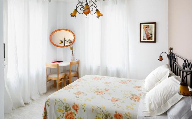 Golden Triangle of Art Casa | Hostal Barrera