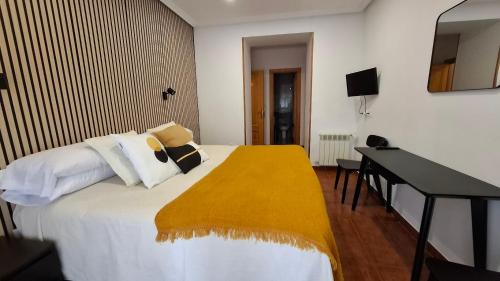 Old Town of Avila Casa | Hostal Bellas